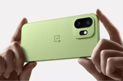 OnePlus 15T लॉन्च: 7500mAh बैटरी, 165Hz डिस्प्ले